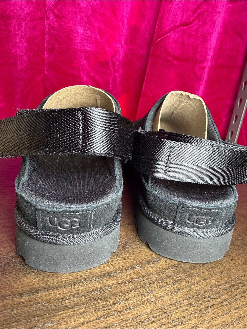 UGG W Goldenstar Clog Black NWT women’s size 7 comfy warm winter - Picture 5 of 7